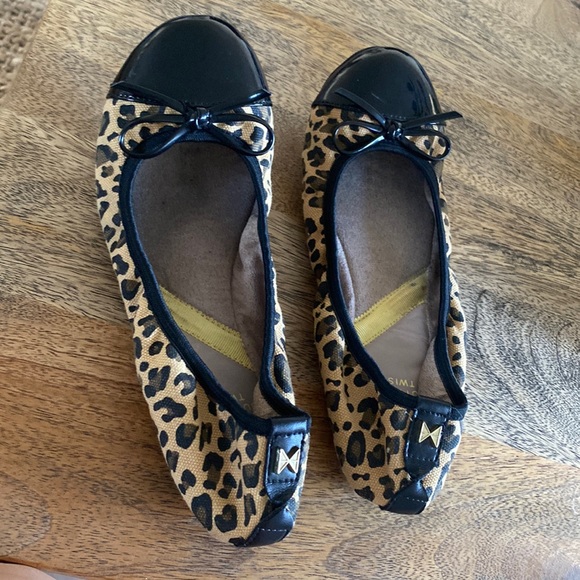 Butterfly twists for travel size us 6.5 - Picture 1 of 3